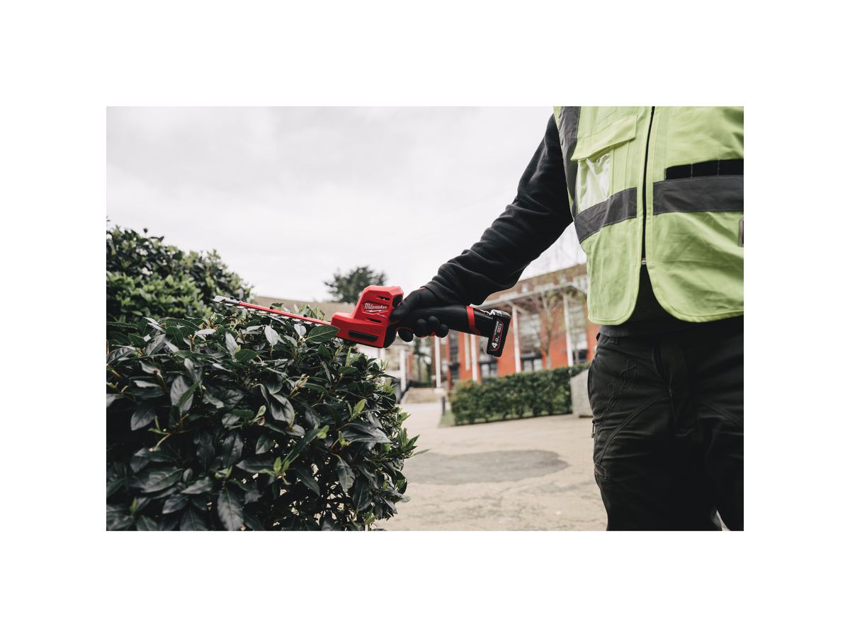 MILWAUKEE Akku-Heckenschere M12FHT20-0 solo, im Karton