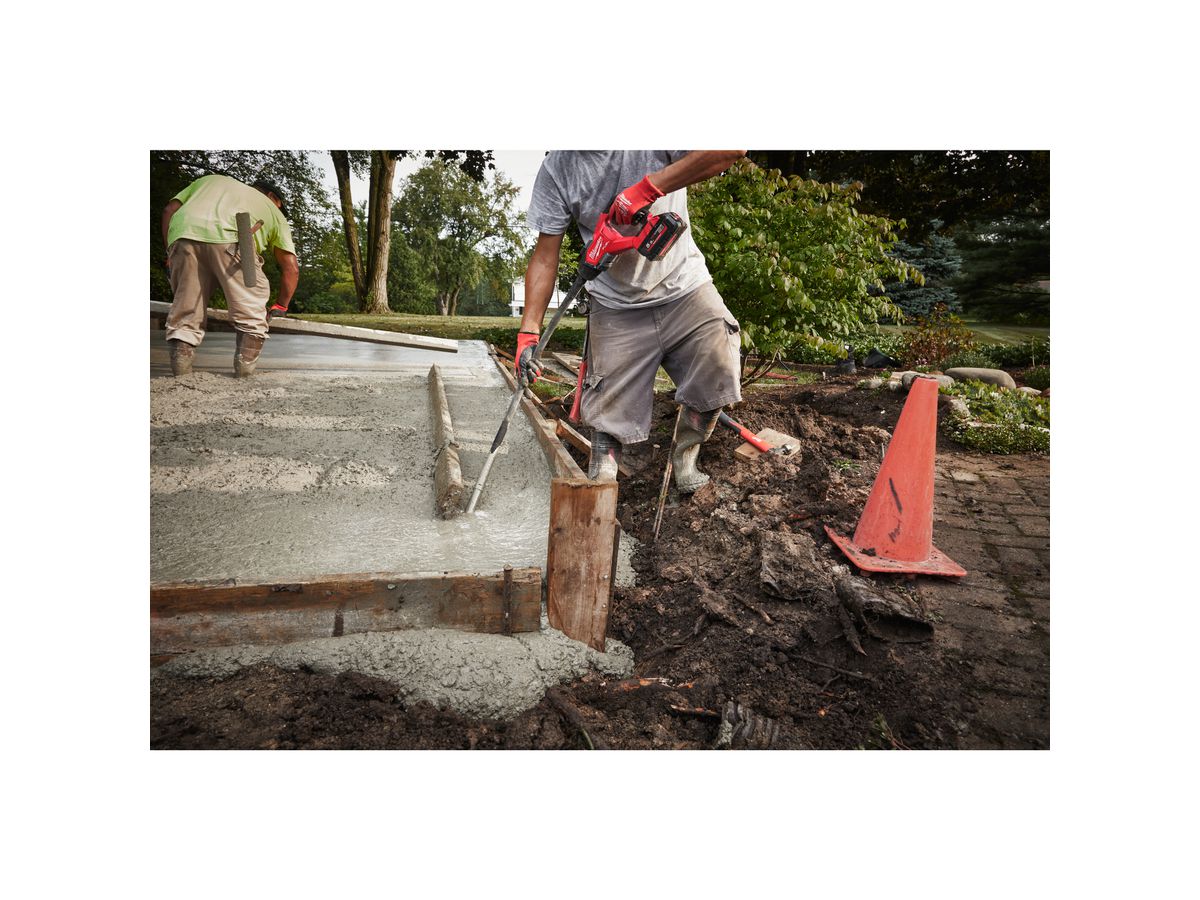 MILWAUKEE Akku-Betonrüttler M18FCV 12-551, 1x18V/5,5 Ah, Ladegerät