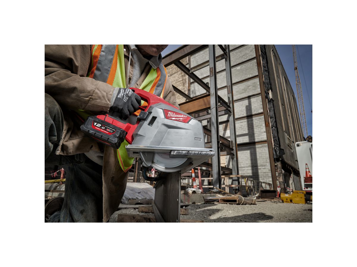 MILWAUKEE Akku-Metallkreissäge FUEL M18FMCS66-0C, Solo im Koffer