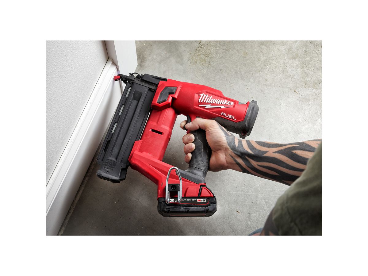 MILWAUKEE Akku-Nagler FUEL M18FN18GS-0X, Solo in HD Box