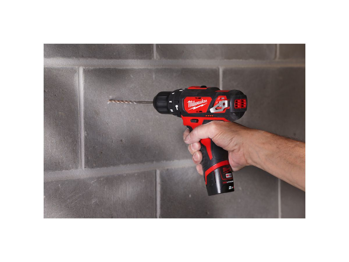 MILWAUKEE Akku-Schlagbohrschrauber M12 BPD-202C 2x12V 2,0AH im Koffer