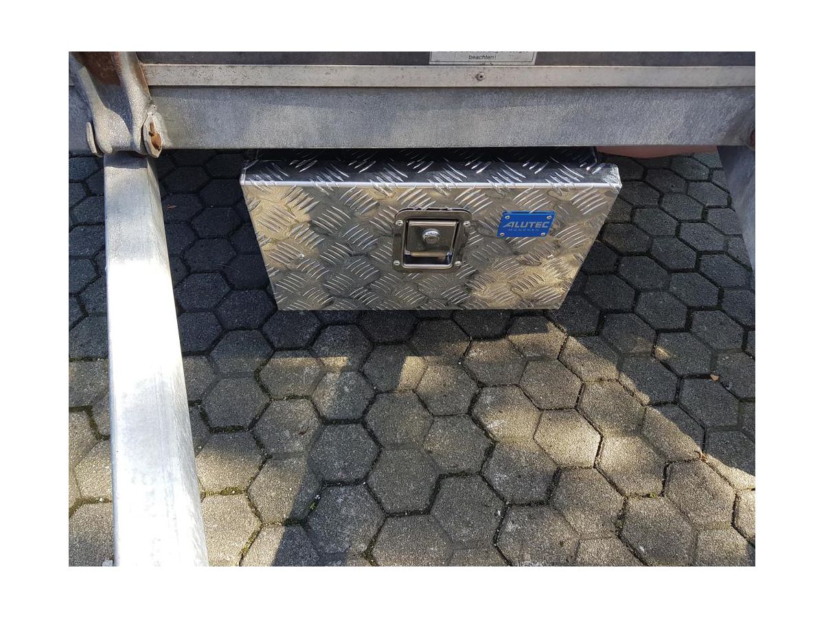 Riffelblechbox Truck Innen B800xT250xH230 mm