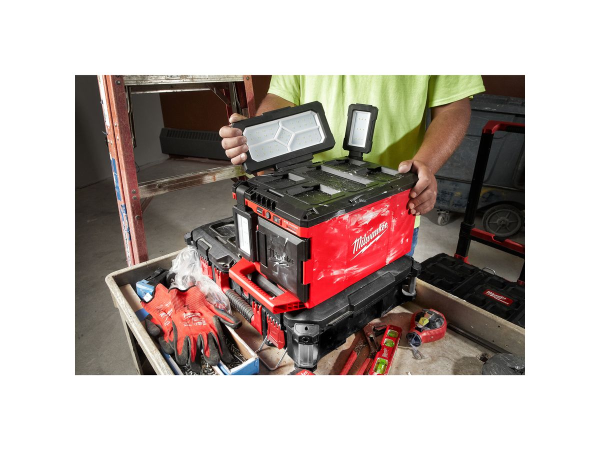 MILWAUKEE Akkulampe M18POALC-0 solo, im Karton