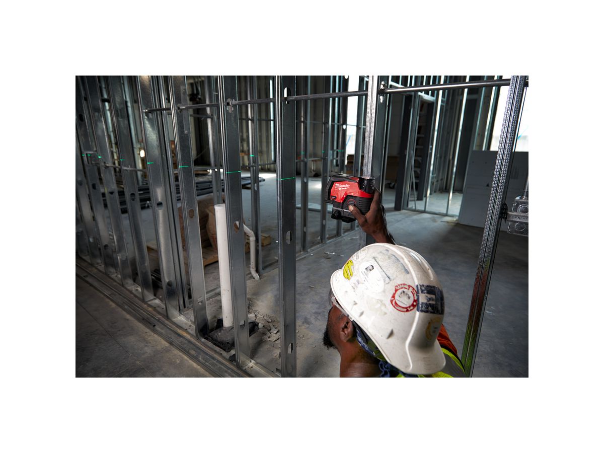 MILWAUKEE Kreuzlinienlaser M12 CLL4P-301C mit Lotfunktion