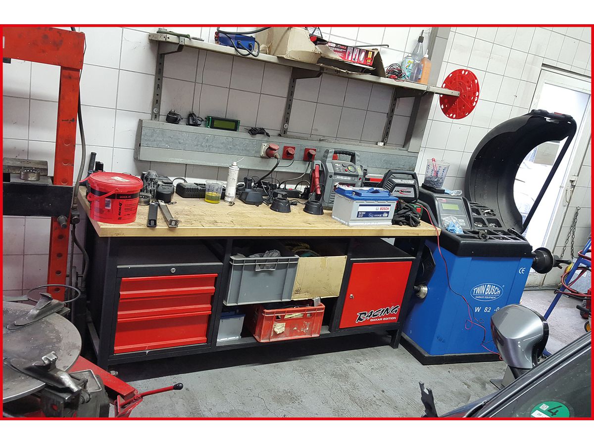 XXL-Werkbank mit 3 Schubladen und 1 Tür 865.0201