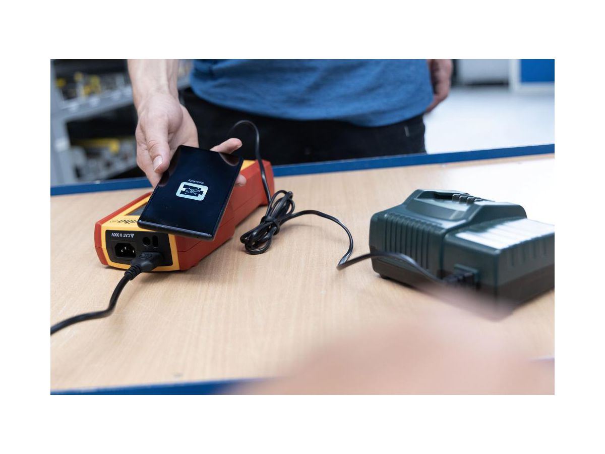 WIHA Gerätetester Set PAT one mit Werkzeug und Zubehör im Koffer