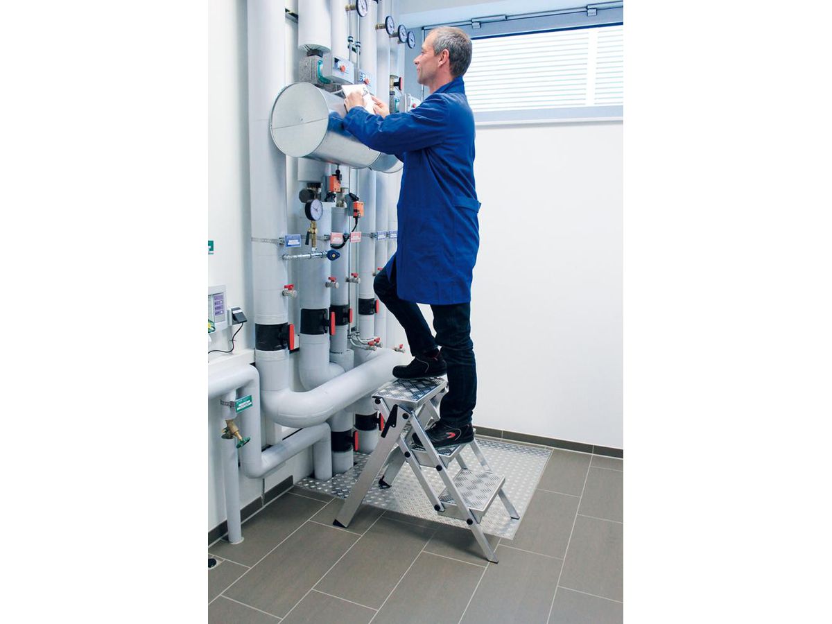 Kompakt-Tritt ML Stabile, klappbare Konstruktion, Arbeitshöhe bis ca. 2,70m