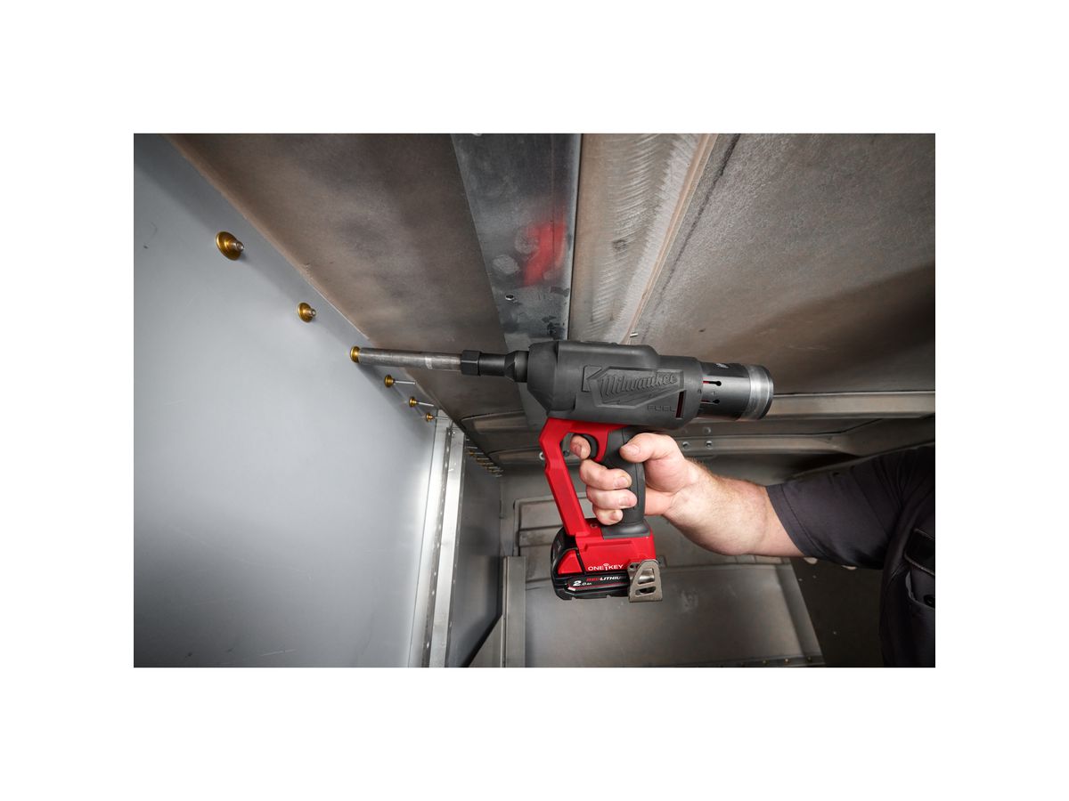 MILWAUKEE Akku-Schließringbolzen- Setzgerät M18 ONEFLT-502X